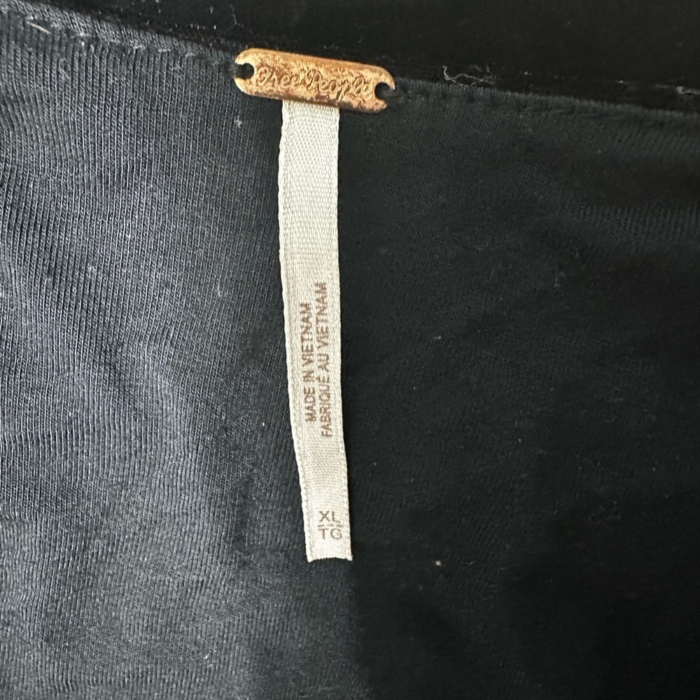 Free People Black Velvet Long Sleeve Top Cowl Neck Rounded Hem Size XL - Picture 8 of 8